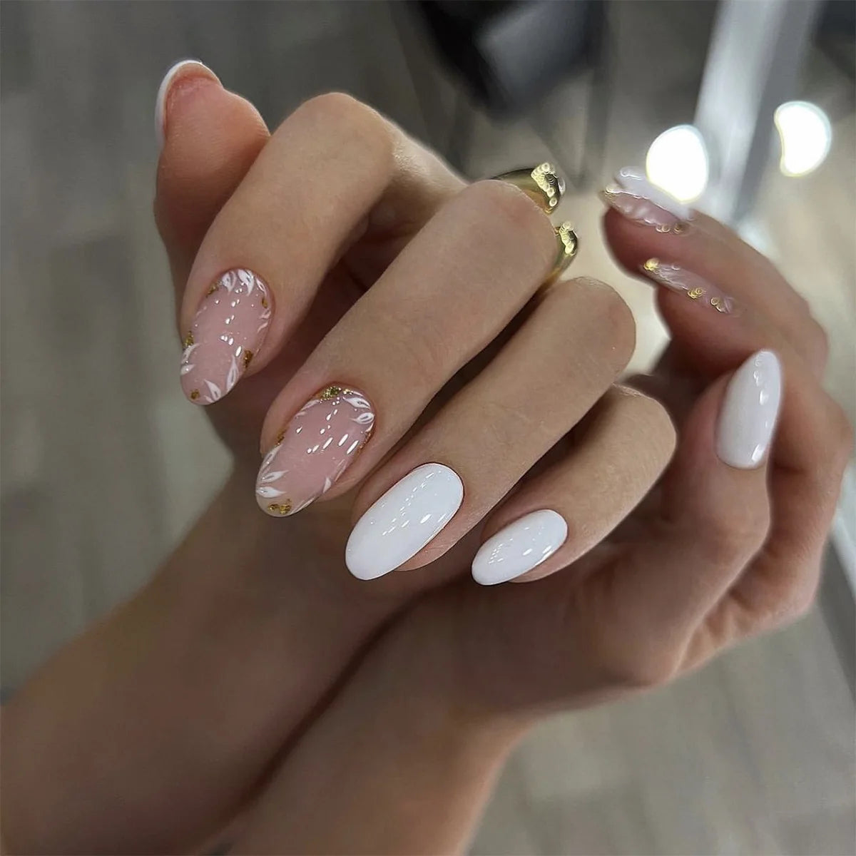 24Pcs Short Square Nude Fake Nails Art White Edge Glossy Artificial French False Nails Removable Full Cover Press on Nail Tips