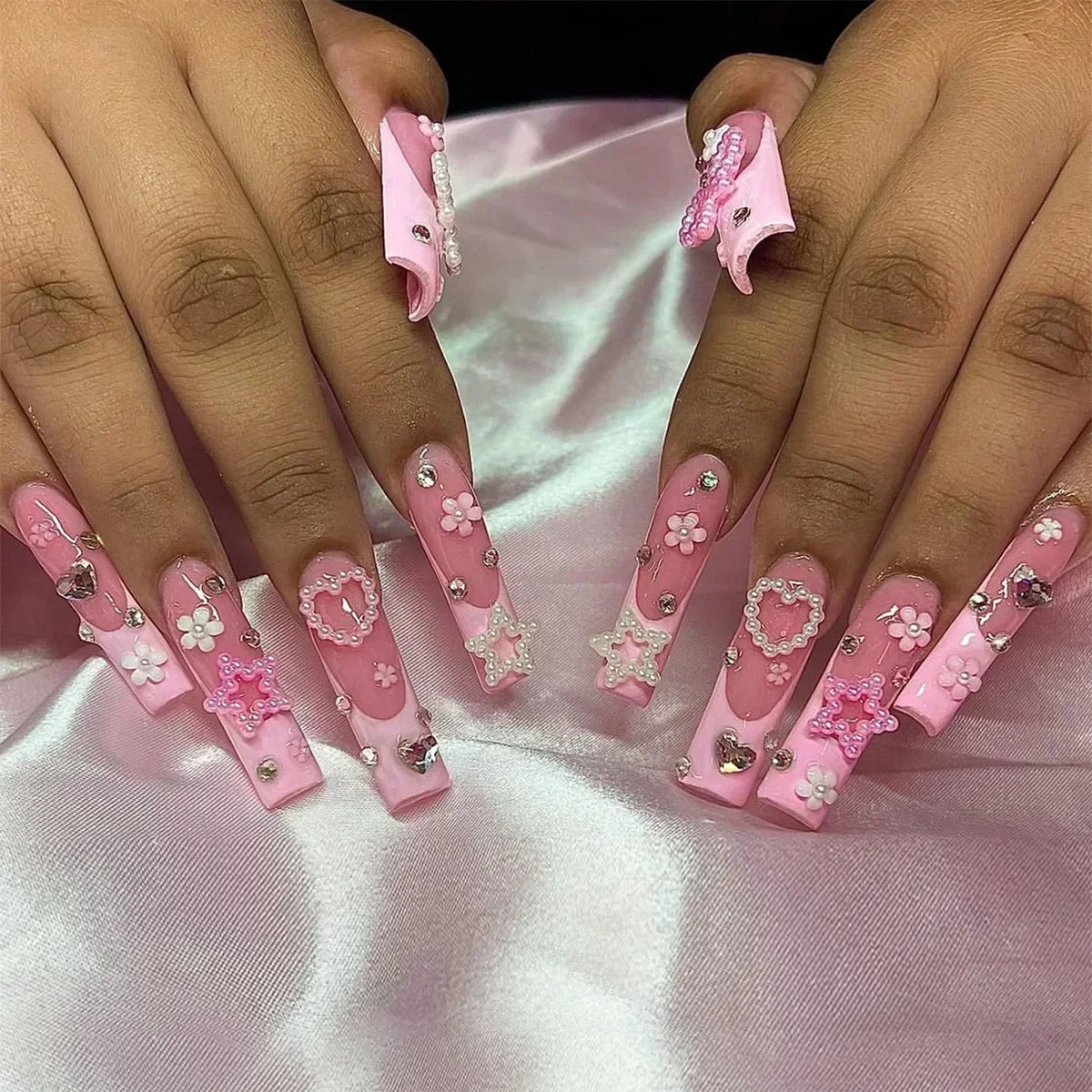 24Pcs Artifical False Nails with Glue Fake Nail Tips with Heart Designs Detachable Press on Nails XLong Finished False Nails tip
