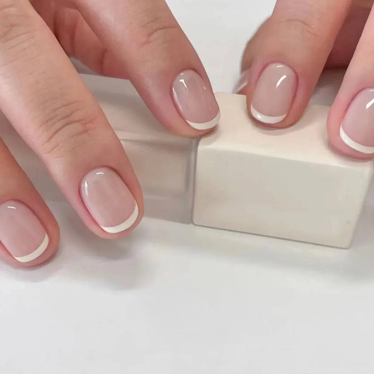 24Pcs Short Square Nude Fake Nails Art White Edge Glossy Artificial French False Nails Removable Full Cover Press on Nail Tips