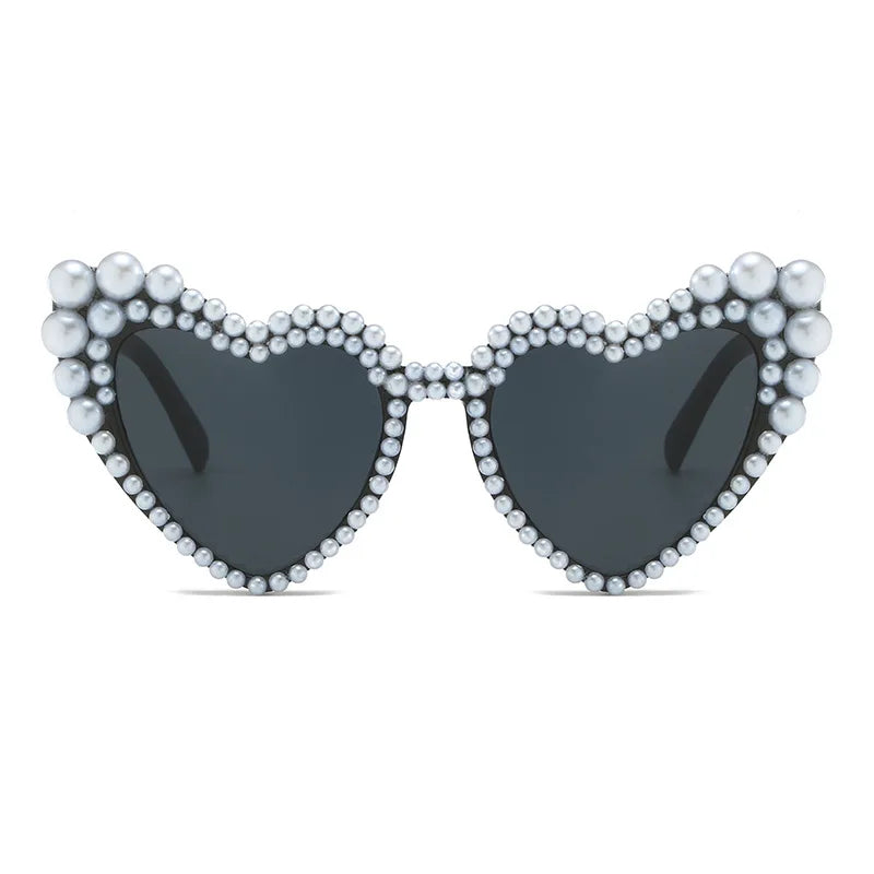 2025 Fashion Large Frame Heart Designer Sunglasses Pearl-set Personality Beach Just Married Sunglasses Bridesmaid Gift UV400