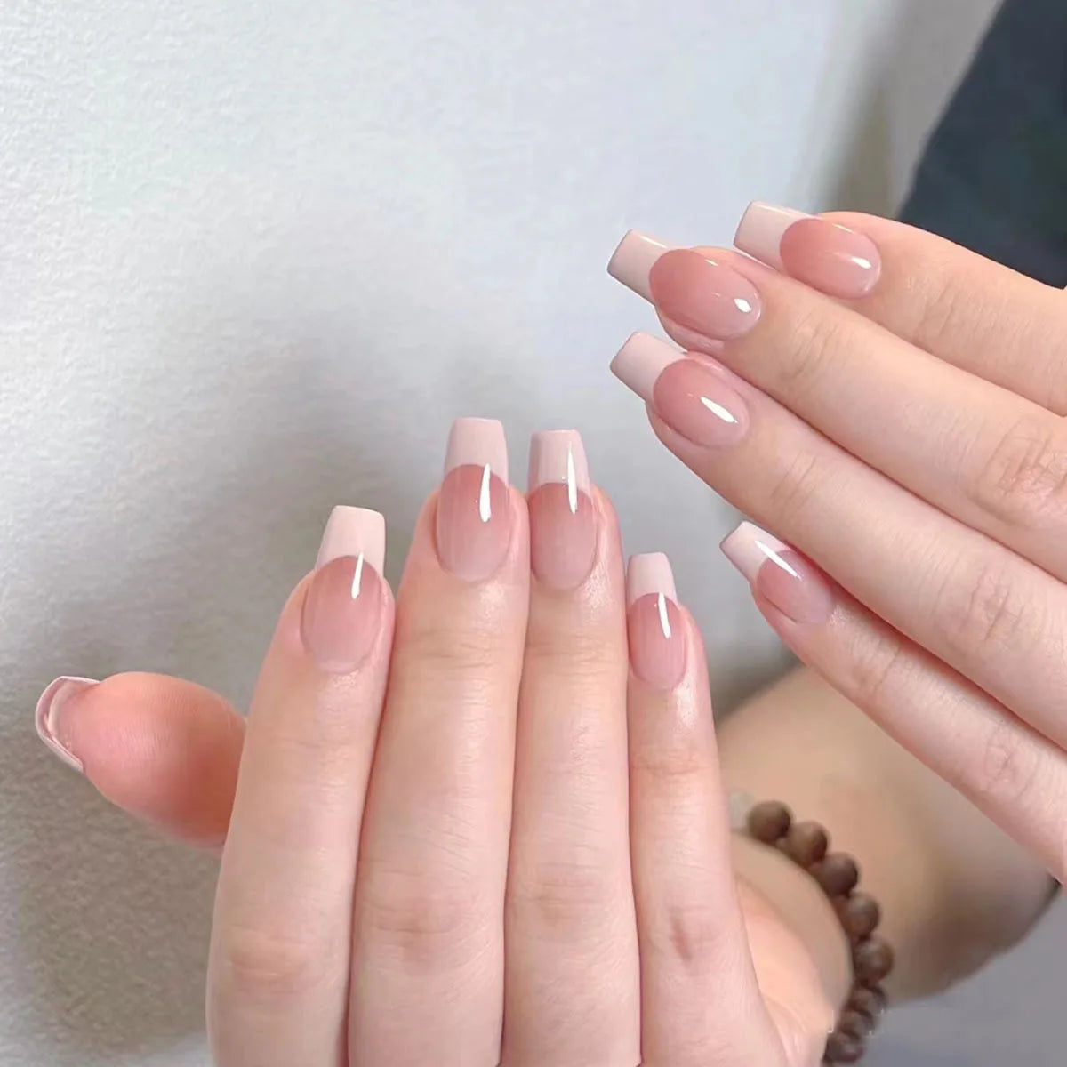 24Pcs Short Square Nude Fake Nails Art White Edge Glossy Artificial French False Nails Removable Full Cover Press on Nail Tips