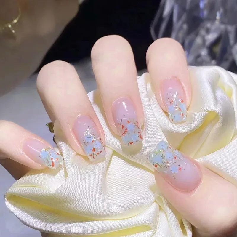 24Pcs New White Daisy Fake Nails Short Simple Detachable Wearable Armor Wearing Reusable False Nails Ballerina Press on Nail Set