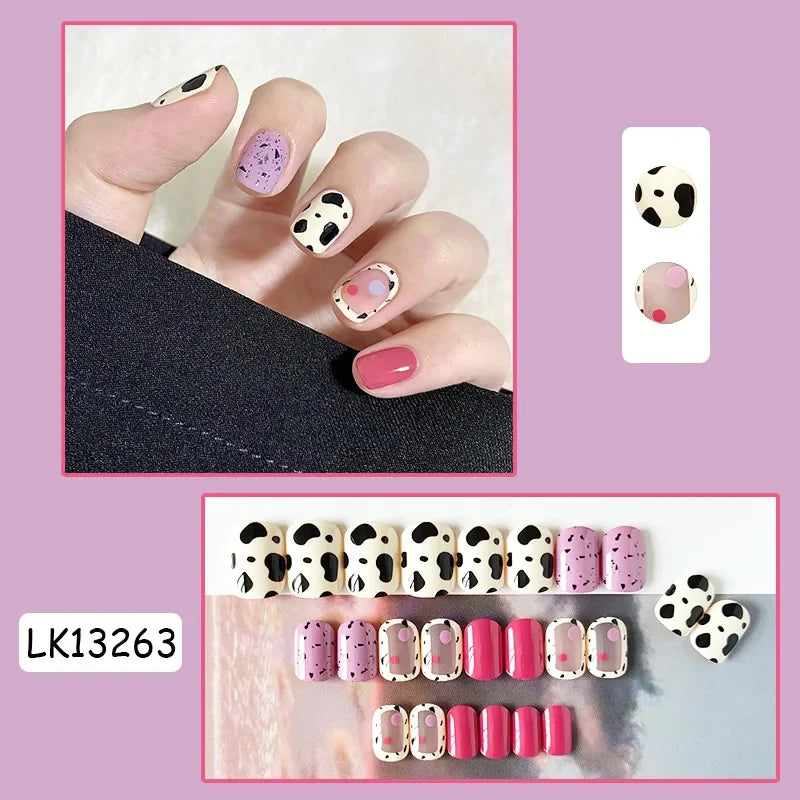 24Pcs New White Daisy Fake Nails Short Simple Detachable Wearable Armor Wearing Reusable False Nails Ballerina Press on Nail Set