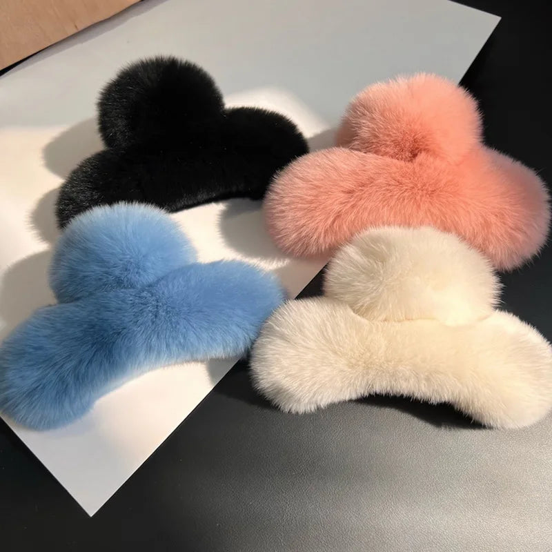 New Winter Faux Fur Hair Claw Elegant Acrylic Hairpins Plush Hair Clip Barrette Crab Headwear for Women Girls Hair Accessories