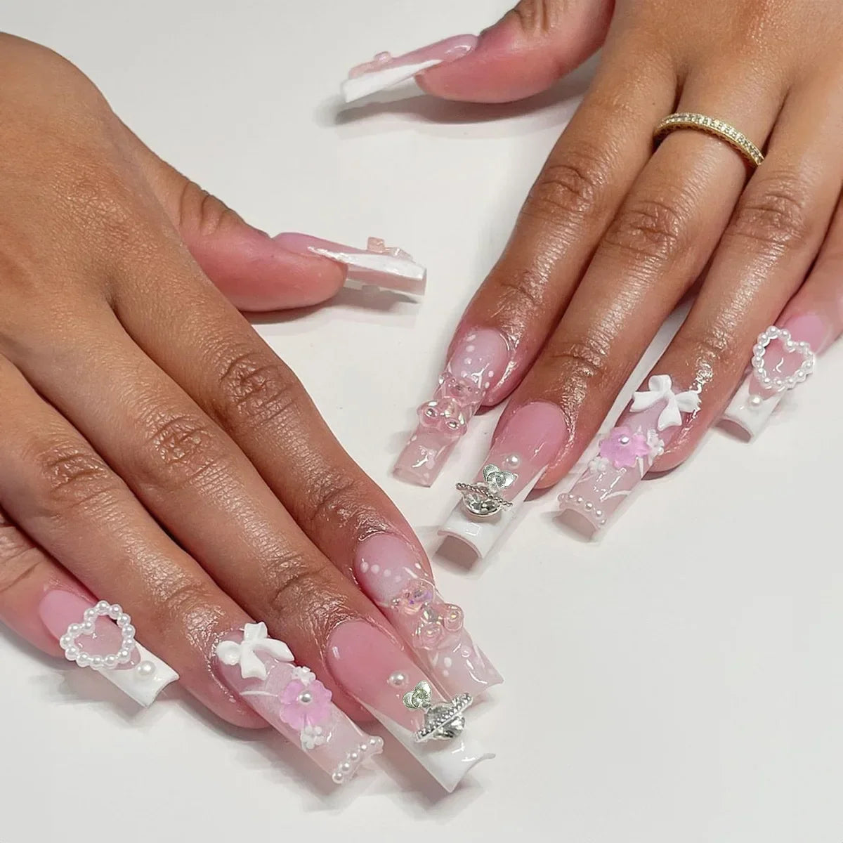 24Pcs Simple Blue French Fake Nails with Diamond Love Pattern Design False Nails Press on Mid-length Ballet Full Cover Nail Tips