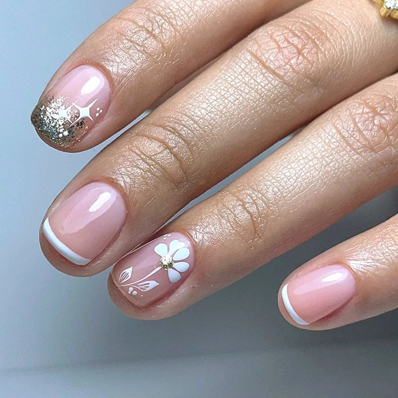 24Pcs Simple Gradient Fake Nail with Silver Sequin Design Short Square Head False Nails Wearable French Full Cover Press on Nail