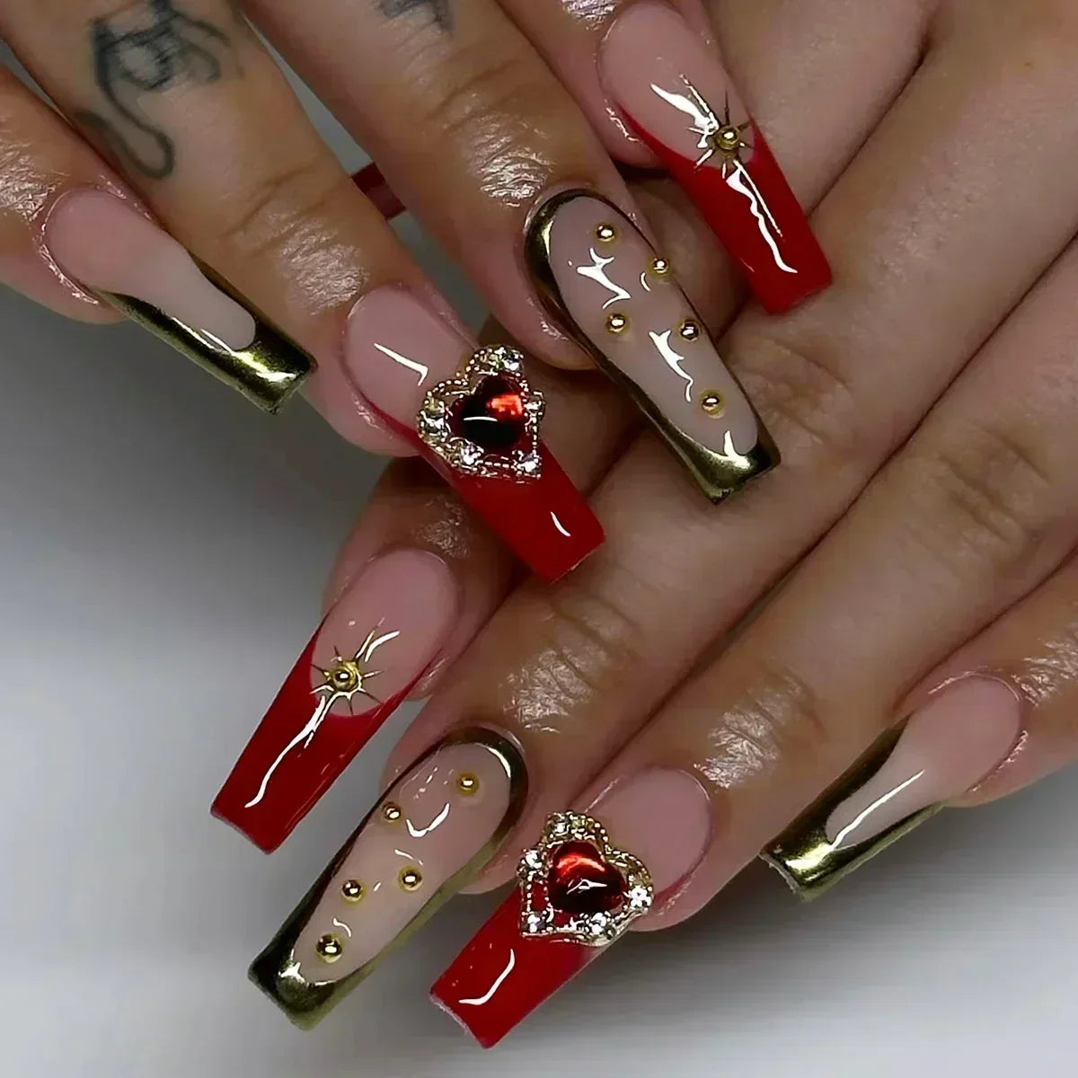 24Pcs Red Heart False Nails Long Luxury with French Design Rhinestone Wearable Fake Nail Simple Decoration Press on Nail Tips