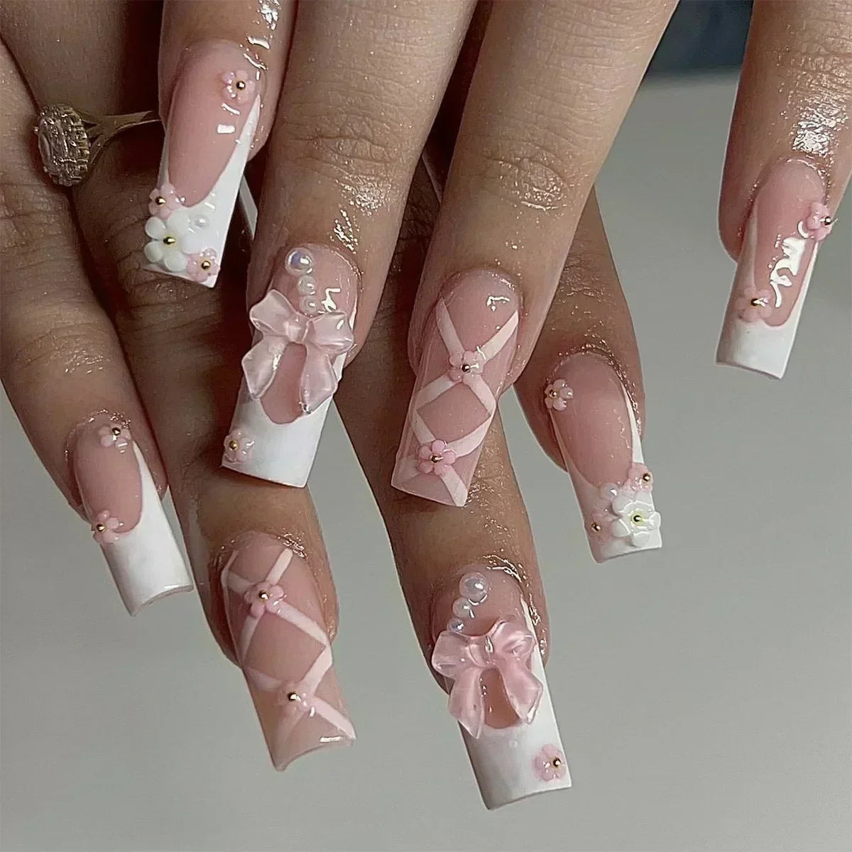 24Pcs Artifical False Nails with Glue Fake Nail Tips with Heart Designs Detachable Press on Nails XLong Finished False Nails tip