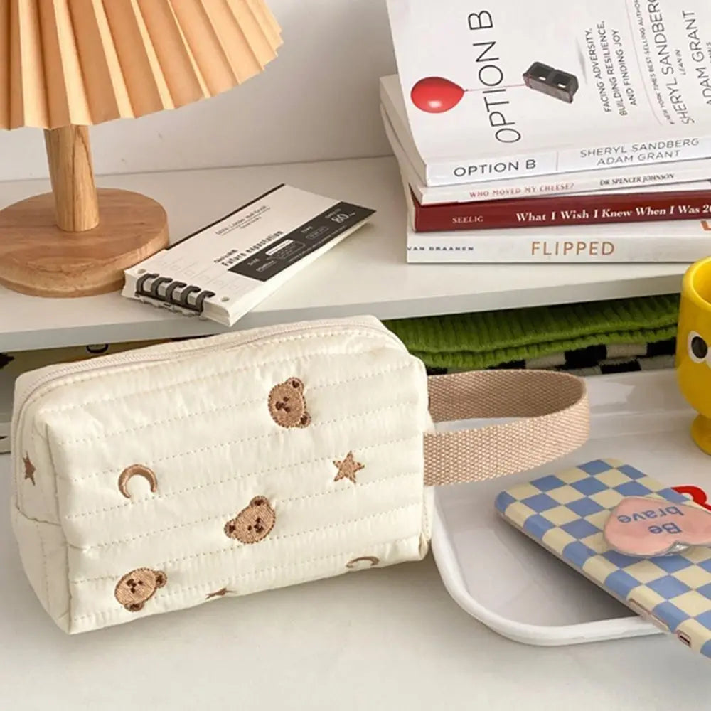 Embroidery Bear Makeup Bag Quilt Cotton Women Zipper Cosmetic Organizer Cute Wrist Make Up Pouch Portable Toiletry Case