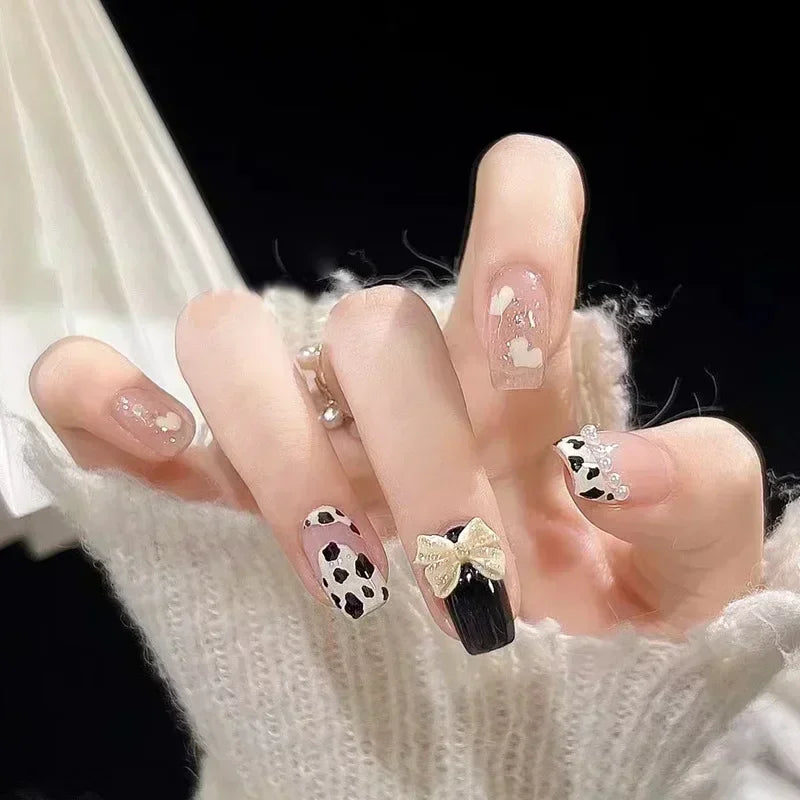 24pcs Black Short Ballet False Nails with Glue French Design Detachable Fake Nails Art Heart Full Cover Press on Nails Tips