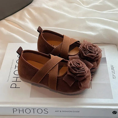 Girls Princess Shoes with Sweet Flowers New Kids Flat Shoes Soft Sole Girls Moccasins Fashion Versatile Dance Shoes Cute