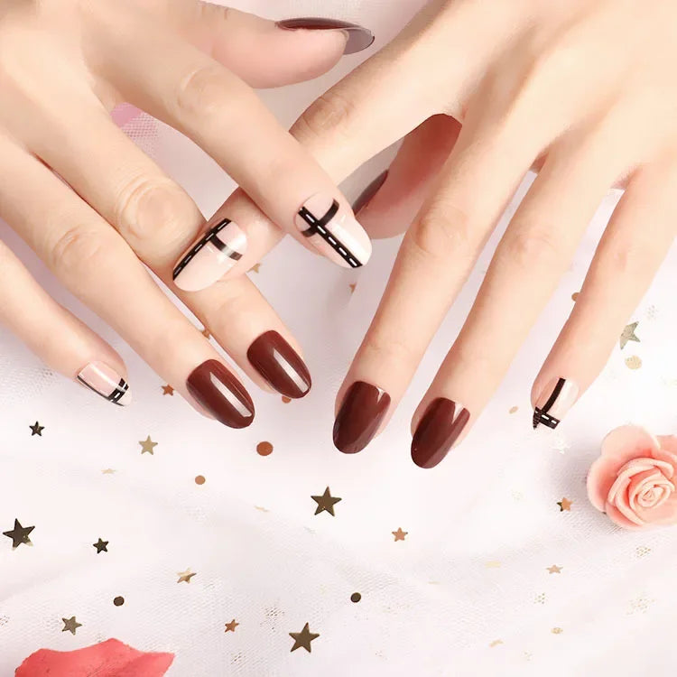24Pcs New White Daisy Fake Nails Short Simple Detachable Wearable Armor Wearing Reusable False Nails Ballerina Press on Nail Set