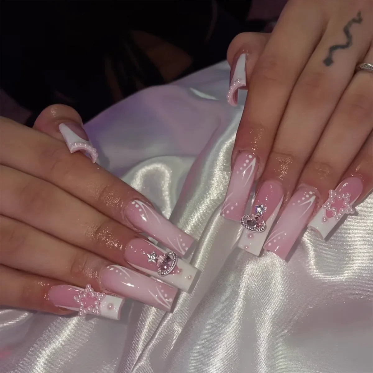 24Pcs Simple Blue French Fake Nails with Diamond Love Pattern Design False Nails Press on Mid-length Ballet Full Cover Nail Tips