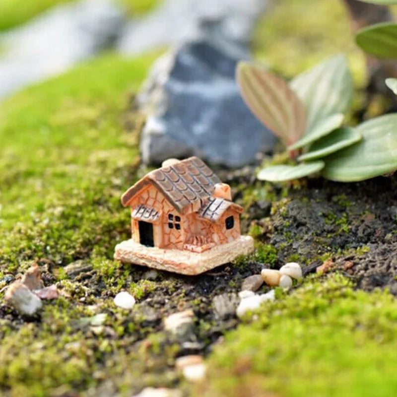5Pcs Mini Doll House Stone House Resin Decorations for Home and Garden DIY Decorations(Style Random)