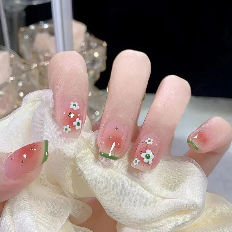 24Pcs New White Daisy Fake Nails Short Simple Detachable Wearable Armor Wearing Reusable False Nails Ballerina Press on Nail Set
