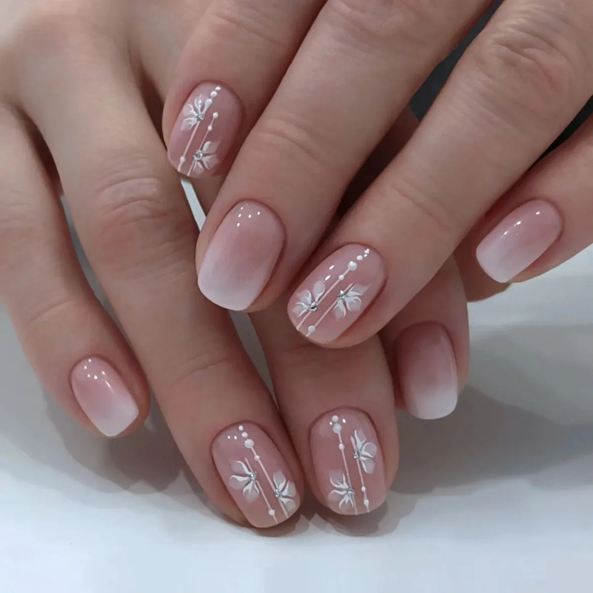 24pcs Short Square False Nails Glitter Flower Wave French Fake Nails Manicure Full Cover Detachable Nail Tips Press on Nails