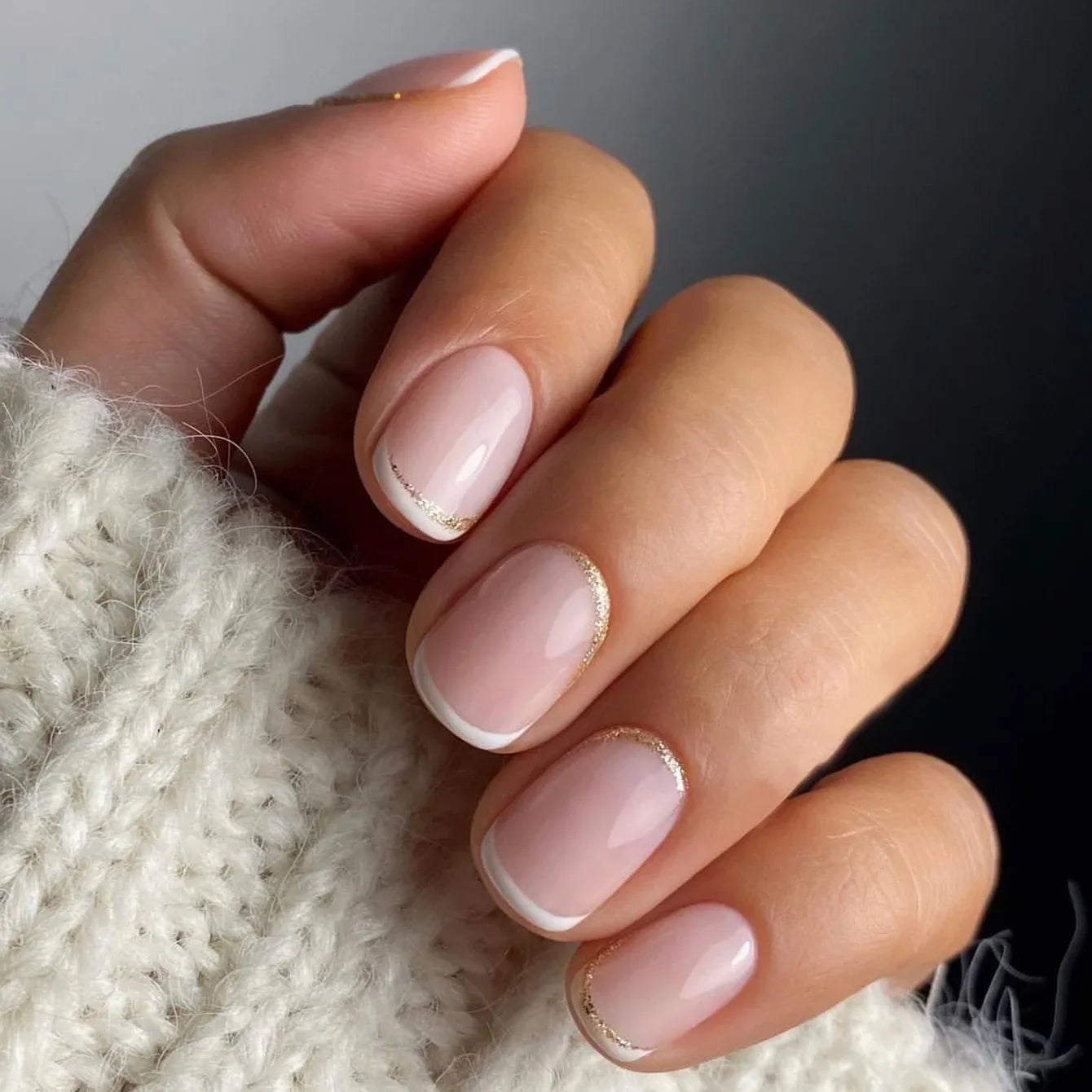 24Pcs Short Square False Nails Simple French Fake Nails Press on Nails Full Cover Nail Tips Detachable DIY Manicure