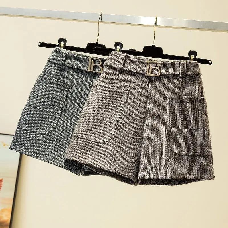 Simplicity Fashion Autumn New Woolen Women Plaid Zipper Pockets Korean Elegant Casual High Waist Loose A-line Wide Leg Shorts