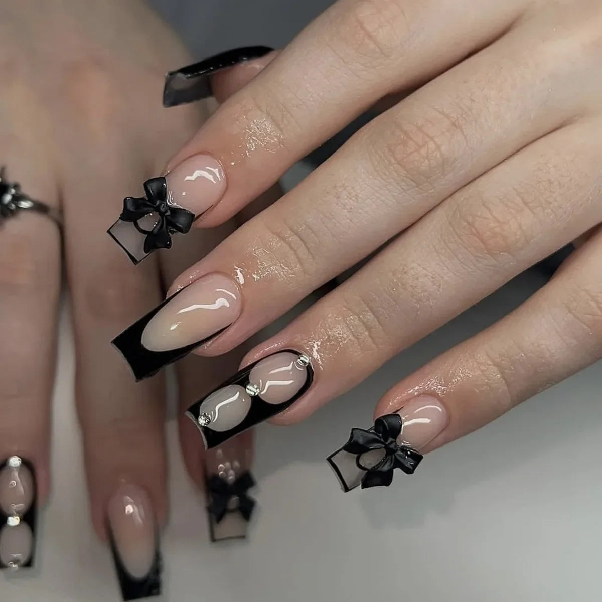 24Pcs Gradient Long Coffin False Nails with Green Rhinestones Design Black Square French Full Cover Press on Nail Tips for Girls