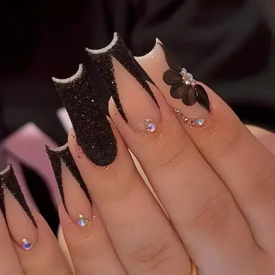 24Pcs Red Heart False Nails Long Luxury with French Design Rhinestone Wearable Fake Nail Simple Decoration Press on Nail Tips