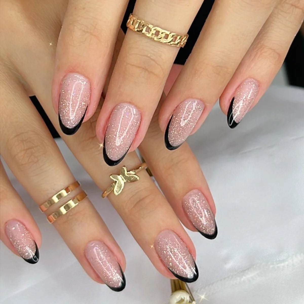 24Pcs Short Square Nude Fake Nails Art White Edge Glossy Artificial French False Nails Removable Full Cover Press on Nail Tips