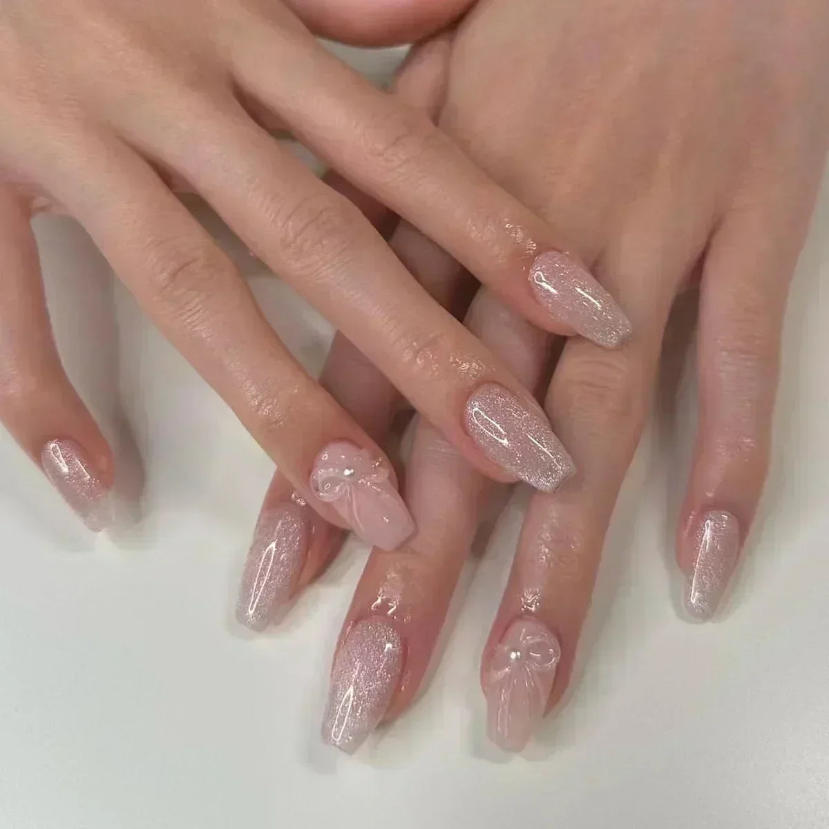 24Pcs Medium Short Square False Nails Glittering Nail Art White Wearable Fake Nail Silver French Full Cover Press on Nail Tips
