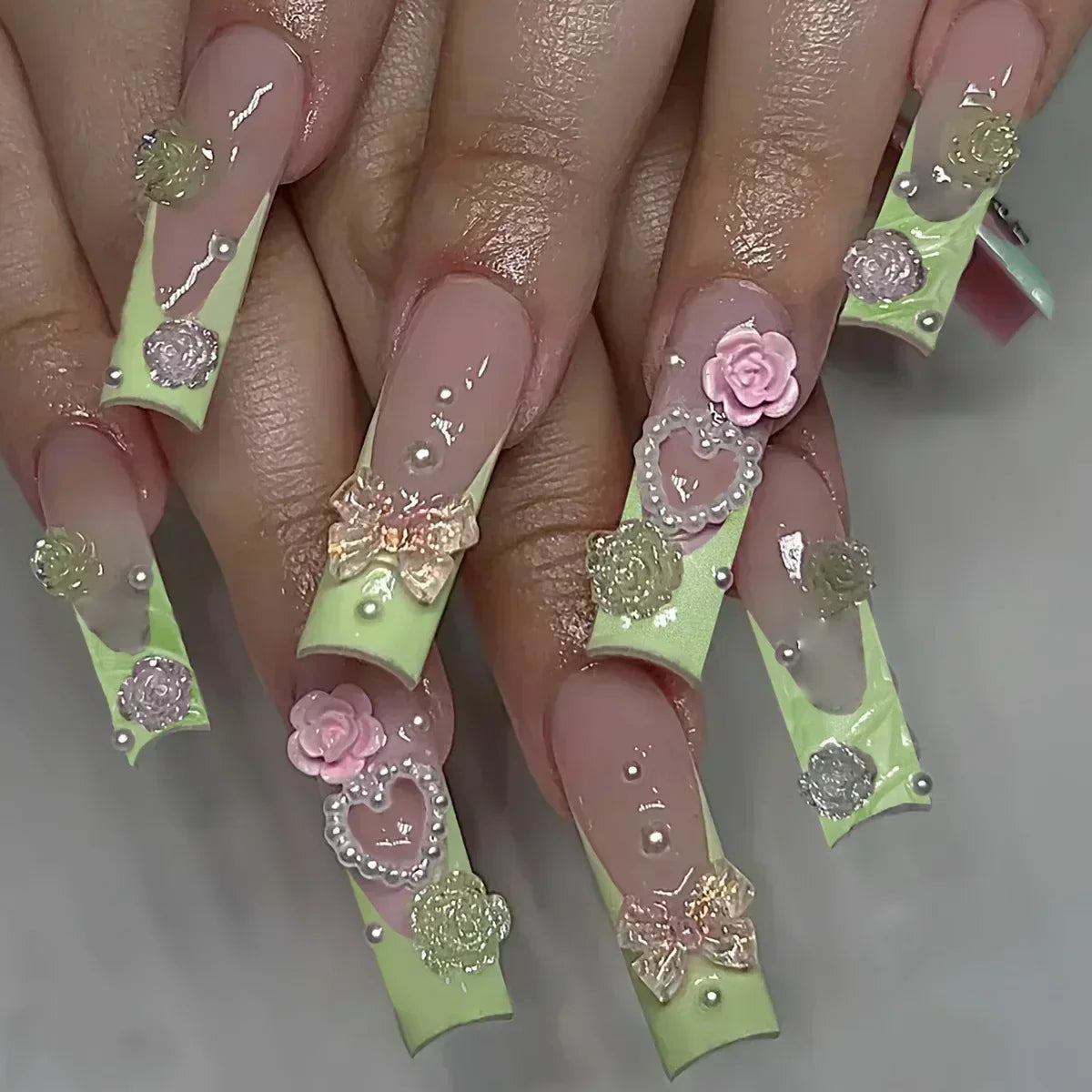24Pcs Artifical False Nails with Glue Fake Nail Tips with Heart Designs Detachable Press on Nails XLong Finished False Nails tip