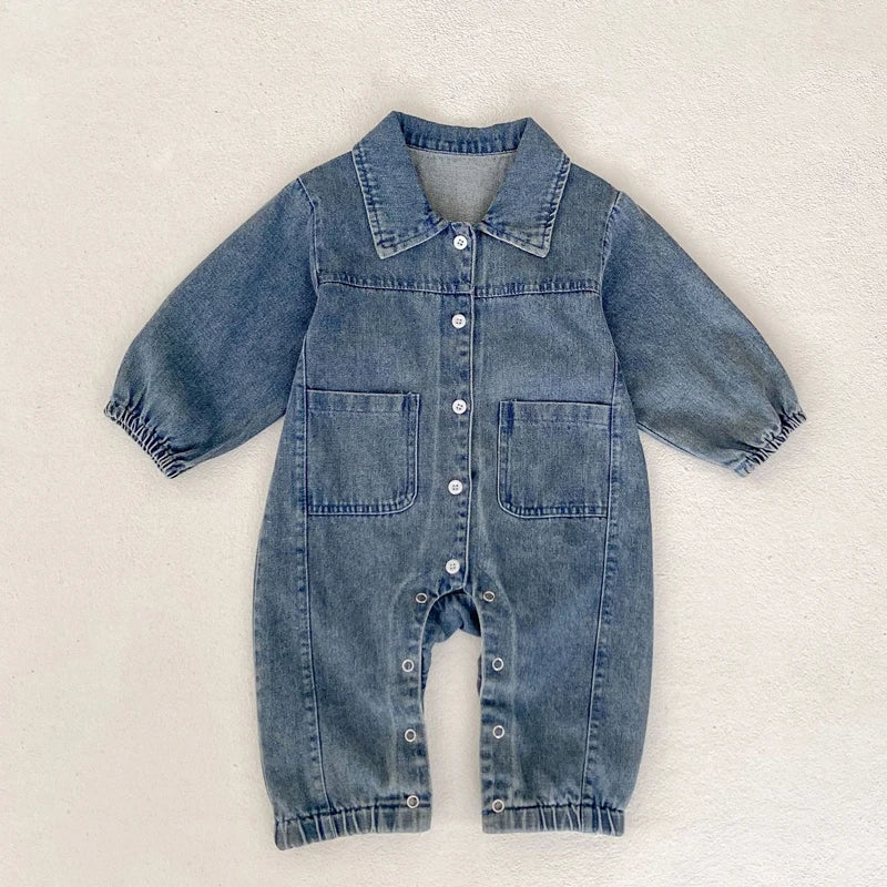 New autumn baby clothing, 0-3 year old male and female babies, denim teddy bear embroidered long sleeved jumpsuit, crawling suit