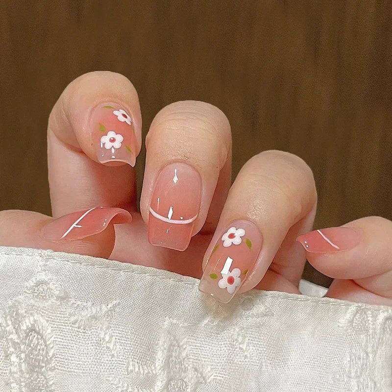24Pcs New White Daisy Fake Nails Short Simple Detachable Wearable Armor Wearing Reusable False Nails Ballerina Press on Nail Set