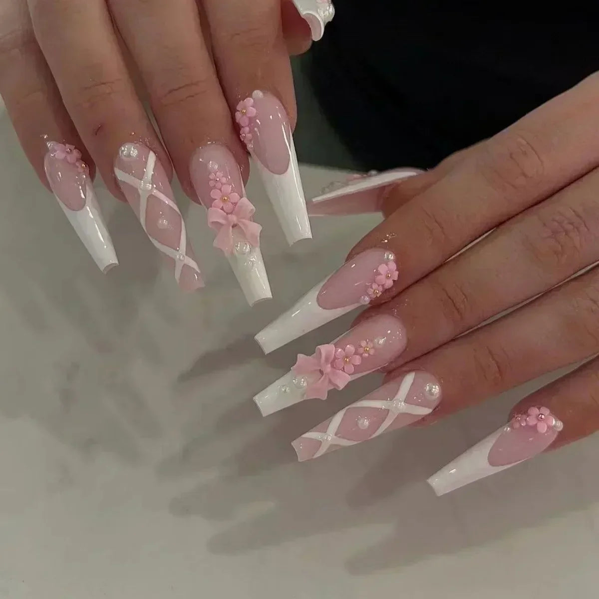 24Pcs Artifical False Nails with Glue Fake Nail Tips with Heart Designs Detachable Press on Nails XLong Finished False Nails tip